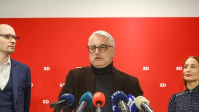 Matjaž Han in Meira Hot,06.01.2026 - Predsednik SD Matjaž Han izjava za medije o aktualnih dogajanjih. Prestop poslanca Levice v SDFoto: Luka Cjuha