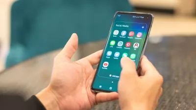 Ta telefon sploh ni tako star, pa komaj kak&scaron;no leto po nakupu ne prejema več posodobitev. Se bo to spremenilo? / Foto: Istock