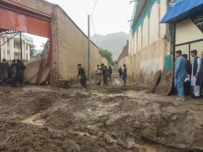 HANDOUT - 23 July 2023, Afghanistan, Kabul: This photo provided by the Afghan Civil Protection shows a road flooded with mud after flash floods. Photo: NDMA - ACHTUNG: Nur zur redaktionellen Verwendung im Zusammenhang mit der aktuellen Berichterstattung und nur mit vollst&auml;ndiger Nennung des vorstehenden Credits
