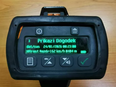 Voznik je izgubil vozni&scaron;ki izpit, ker je izven naselja v Ribnici vozil s hitrostjo 162 kilometrov na uro. 