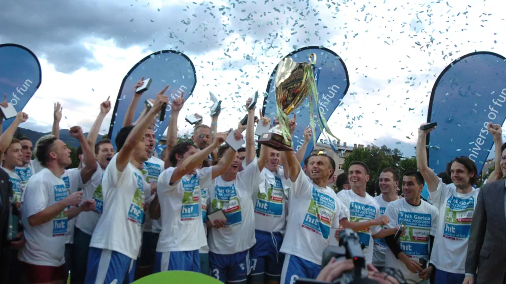 Liga veselje zmagovalne ekipe HIT Gorica, ob zmagi, pokal, //FOTO: Matej Pov&scaron;eOPOMBA: ZA OBJAVO ČASOPISU DNEVNIK