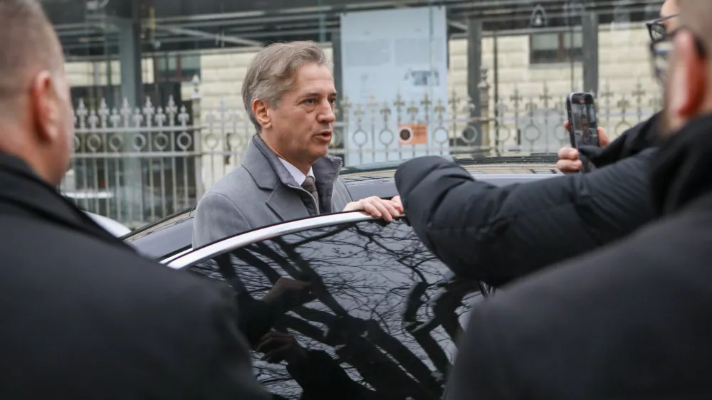 Predsednik vlade Robert Golob13.01.2026 - Delovno kosilo pri predsedniku vlade Robertu Golobu. PEN KlubFoto: Luka Cjuha