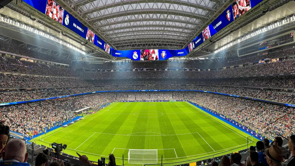 Prihodki klubov: v nogometu se obrača čedalje več milijard