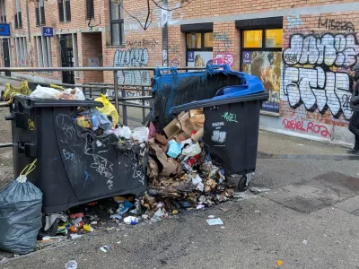 Jutranji prizor z znane ljubljanske ulice.