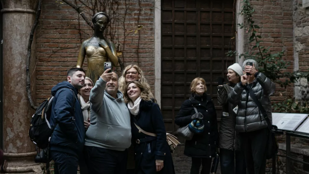 Bronasti kip Julije v Veroni