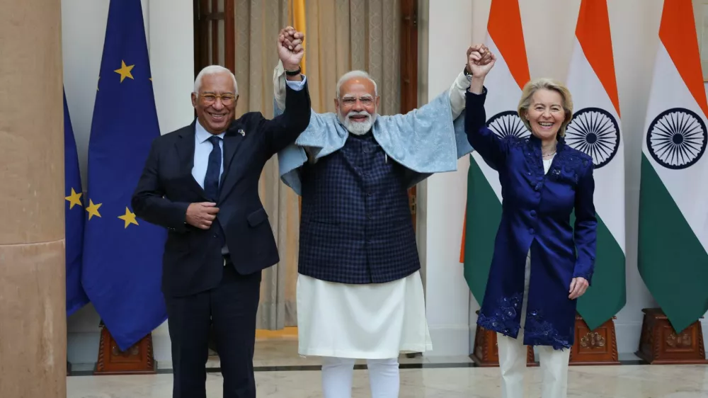 European Council President Antonio Costa, European Commission President Ursula von der Leyen and Indian Prime Minister Narendra Modi pose during a photo opportunity ahead of their meeting at the Hyderabad House in New Delhi, India, January 27, 2026. REUTERS/Altaf Hussain