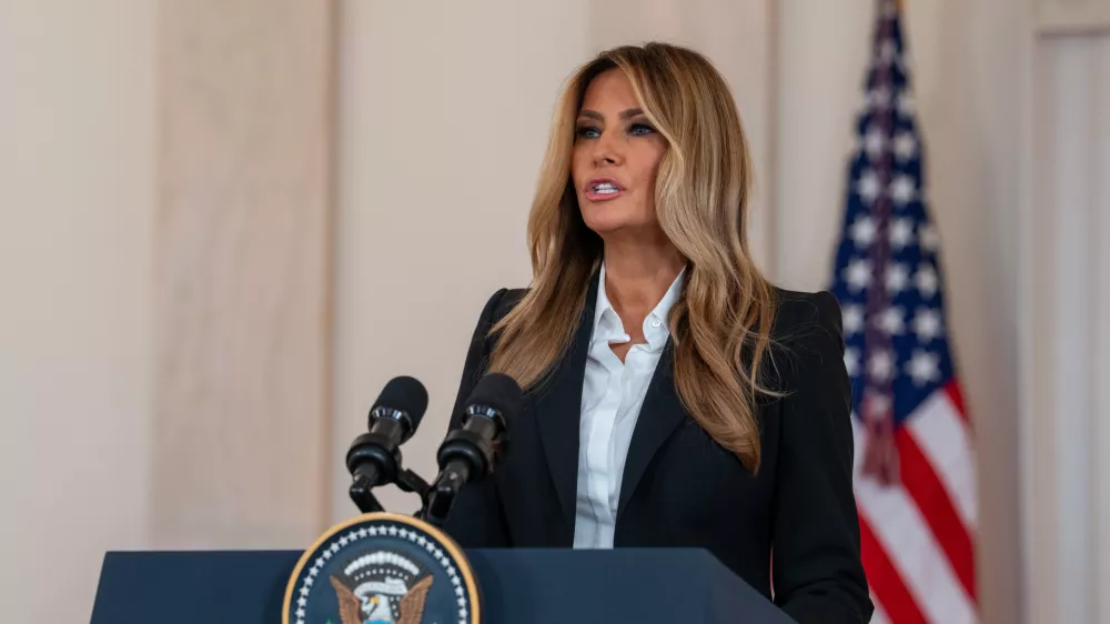 10 October 2025, US, Washington: USA First Lady Melania Trump announces that her office has been in communication with Vladimir Putin concerning the release of Ukrainian children held in Russia. Photo: Andrew Leyden/ZUMA Press Wire/dpa
