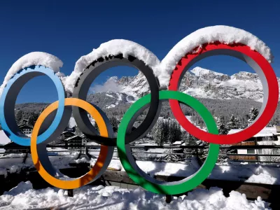 Milano Cortina 2026 Winter Olympics - Previews - Cortina d'Ampezzo, Italy - January 26, 2026 General view of the Olympic rings covered in snow ahead of the Milano Cortina 2026 Winter Olympics REUTERS/Claudia Greco   TPX IMAGES OF THE DAY