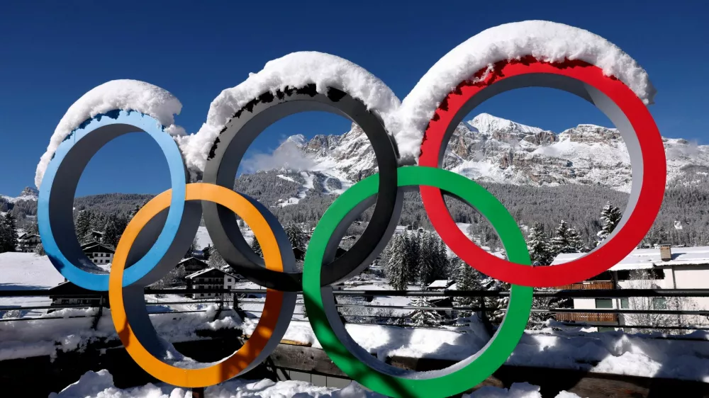 Milano Cortina 2026 Winter Olympics - Previews - Cortina d'Ampezzo, Italy - January 26, 2026 General view of the Olympic rings covered in snow ahead of the Milano Cortina 2026 Winter Olympics REUTERS/Claudia Greco   TPX IMAGES OF THE DAY