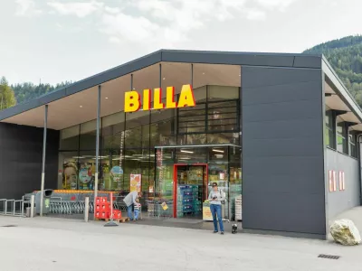 People visit Billa supermarket. Haus village is a small winter resort located in Styria, Austria. / Foto: Panama7
