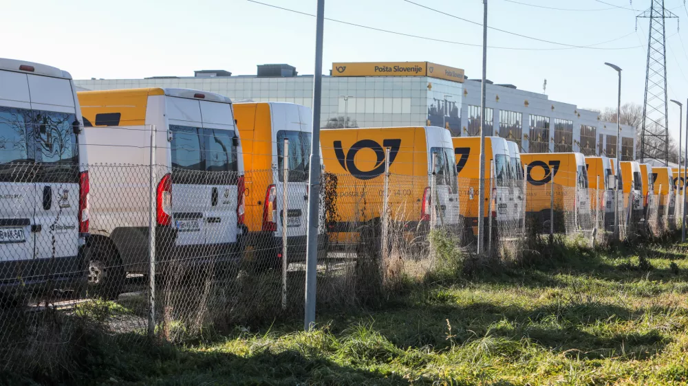 - 10.12.2025. - Vozni park Po&scaron;ta Slovenije, Kombiji do 3500 kg skupne teže, vozni z B kategorijo.//FOTO: Bojan Velikonja