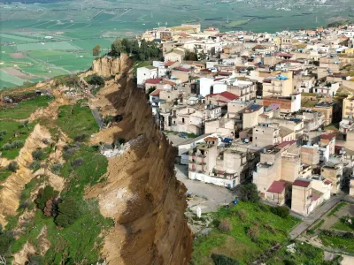 Pogled na naravno katastrofo, ki je včeraj prizadela mesto.