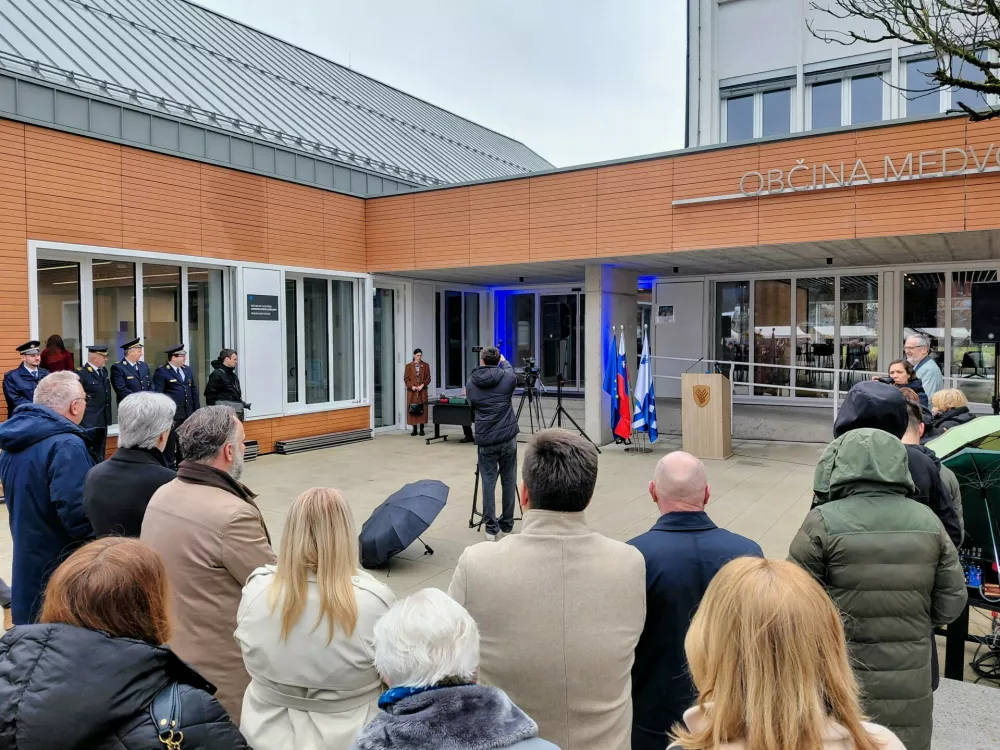 Medvode občinska stavba