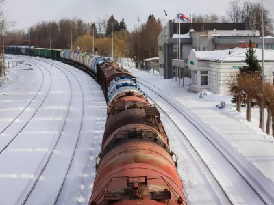 A cargo train stands at the Indra railway station on February 08, 2021 in Indra, Latvia. On the EU's frozen frontier with Belarus, Latvian border guards are fighting a growing flow of contraband cigarettes that could be helping organised crime and Belarusian President Alexander Lukashenko's allies.,Image: 590850821, License: Rights-managed, Restrictions: TO GO WITH AN AFP STORY BY Imants LIEPINSH, Model Release: no