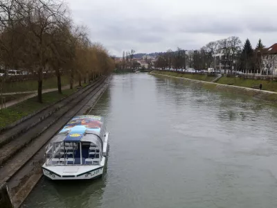 S turistično ladjico tudi v Krajinskem parku Barje