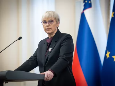 Ljubljana, predsedniska palaca.Predsednica republike Natasa Pirc Musar je podpisala odlok o razpisu volitev v DZ, ki bodo 22. marca.