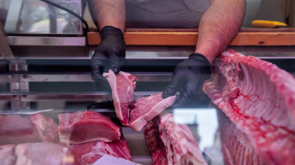 Barva mesa nam veliko pove. / Foto: Istock