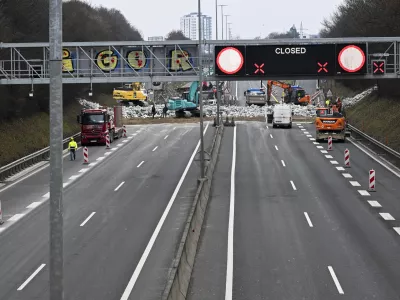 gradbi&scaron;če - simbolična fotografijagradnjaavtocesta avtocestedelavci varnost pri deluzaprta avtocesta31.01.2025 - Nadhod Dravlje - Gotska - ru&scaron;enje nadhodaFoto: Nik Erik Neubauer