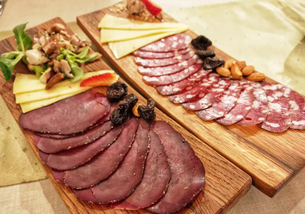 Divjačinski narezek, Dom Frata