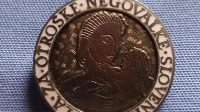 Imate doma staro sestrsko značko? Pomagajte Boru re&scaron;iti del dedi&scaron;čine