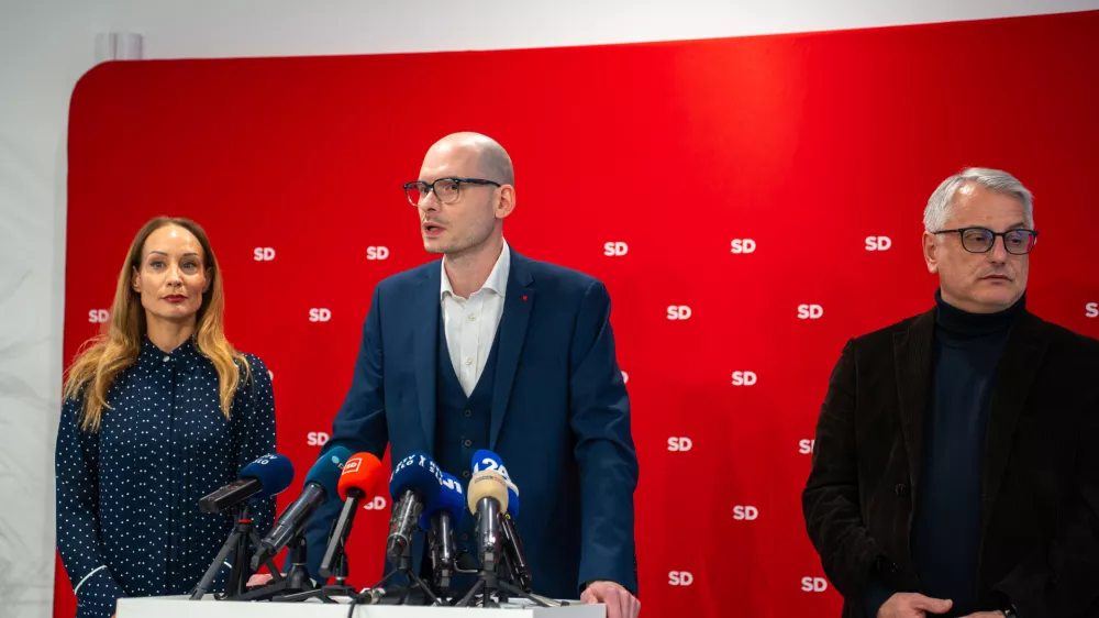 Ljubljana, SD.Izjava za medije stranke SD ob prestopu vodje poslanske skupine Levica Mateja Tasnerja Vatovca v stranko SD.Novi poslanec SD Matej Tasner Vatovec.