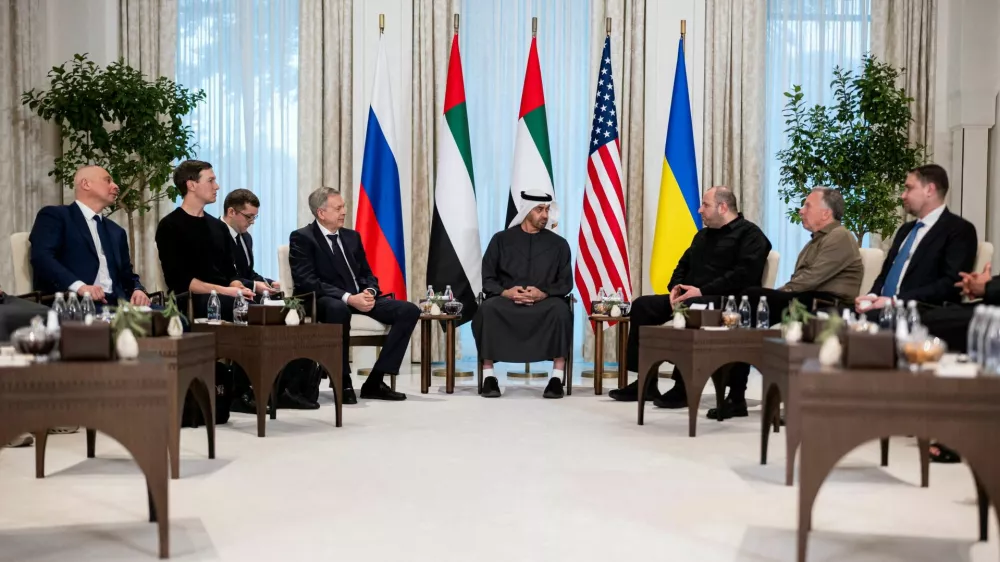 President of the United Arab Emirates Sheikh Mohamed bin Zayed Al Nahyan receives the heads of delegations participating in the UAE hosted trilateral talks between the United States, Russia and Ukraine, Director of the Office of the President of Ukraine Kirill Budanov, United States Special Envoy Steve Witkoff, Secretary of the National Security and Defense Council of Ukraine Rustem Umerov, Chief of the Main Directorate of the General Staff of the Russian Armed Forces Igor Kostyukov, and Jared Kushner at Al Shati Palace in Abu Dhabi, United Arab Emirates, January 23, 2026. Hamad Al Kaabi/UAE Presidential Court/Handout via REUTERS THIS IMAGE HAS BEEN SUPPLIED BY A THIRD PARTY   TPX IMAGES OF THE DAY