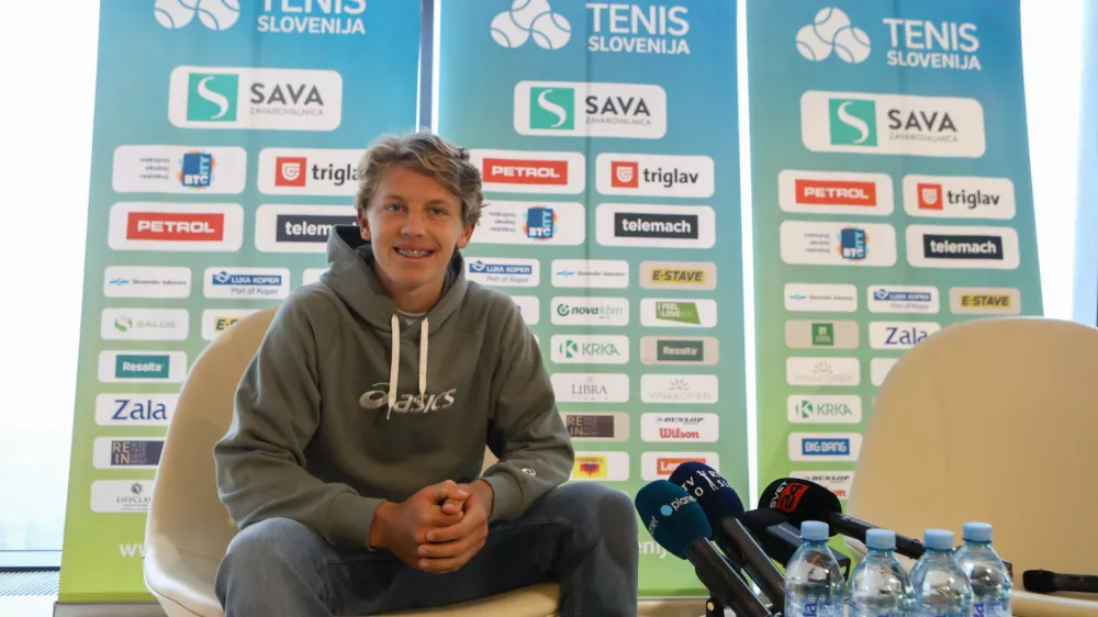 žiga &scaron;e&scaron;ko - novinarska konferenca zmagovalca mladinskega grand slama v Avstraliji Žige &Scaron;e&scaron;ka. foto luka cjuha