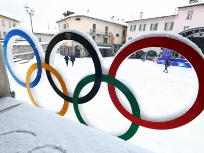 Milano Cortina 2026 Winter Olympics - Ski Mountaineering - Bormio, Italy - February 3, 2026 General view of the Olympic rings at the Piazza Cavour in Bormio REUTERS/Denis Balibouse