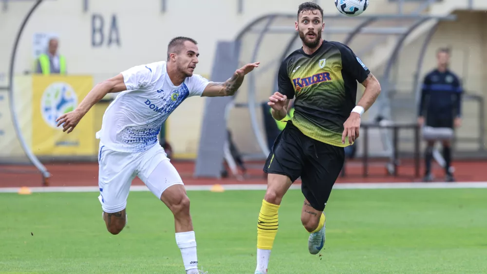 Rene Rantu&scaron;a Lampreht (levo), Nino Kukovec - 01.08.2025 - nogomet - 1. SNL - Kalcer Radomlje - Domžale //FOTO: Jaka Gasar