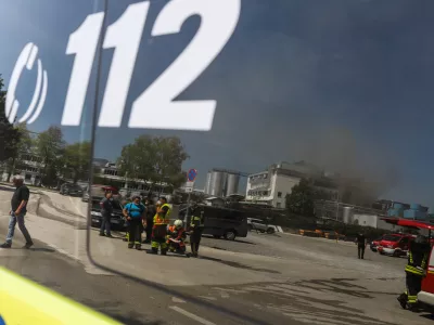 112, klic v sili- 12.05.2022 &ndash; Kočevje &ndash; požar - eksplozija v kemični tovarni Melamin - razneslo kotel v proizvodnji - po&scaron;kodovanih več kot dvajset oseb, dve osebi huje opečeni //FOTO: Bojan Velikonja