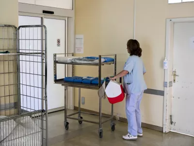 zdravstvo bolni&scaron;nica - simbolična fotografijamedicinske sestre medicinska sestrazdravje zdravstvena oskrba08.12. 2025 - Porodni&scaron;nica Kranj FOTO: Nik Erik Neubauer / Foto: Nik Erik Neubauer