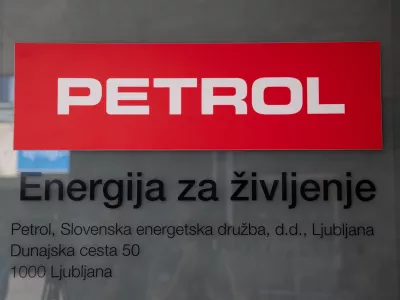Ljubljana, pred upravno stavbo druzbe Petrol.Izjava za medije predsednika uprave Petrola Sase Bergerja.