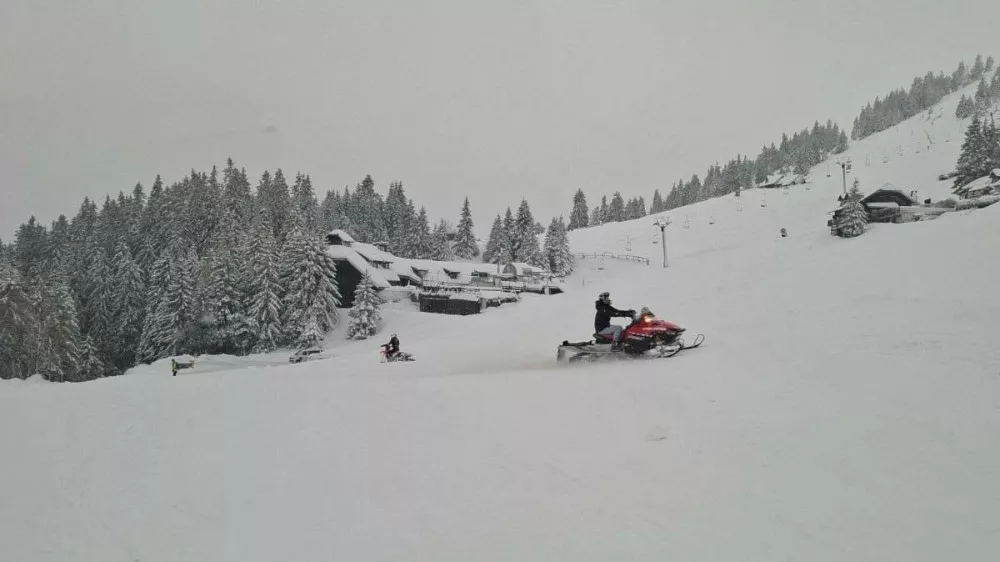 Razdejanje na progah. Foto: Krvavec