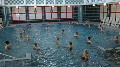 Terme KRKA - Šmarješke Toplice - bazen - telovadba v bazenu - starostniki- Reportaže koplilišč za izbor Naj kopališče 2013 - vseslovenska akcija Nedeljskega dnevnika -   //FOTO: Jaka Gasar