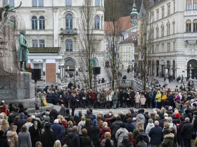8.2.2026 - 40. tradicionalni recital Pre&scaron;ernove poezije ZDUS. Branje poezije. Pre&scaron;ernov trgKulturni praznikFoto: Luka Cjuha