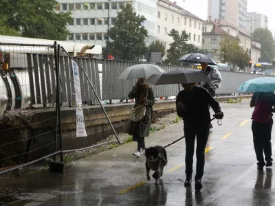 10.9.2025 - Podvoz Dunajska cesta - gradbi&scaron;če - črpanje vode VO KA - dež deževjeFoto: Luka Cjuha