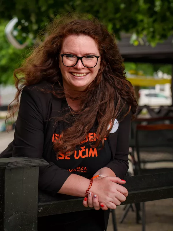 Kdo &scaron;čiti starej&scaron;e pred pastmi spletnega potro&scaron;ni&scaron;tva?