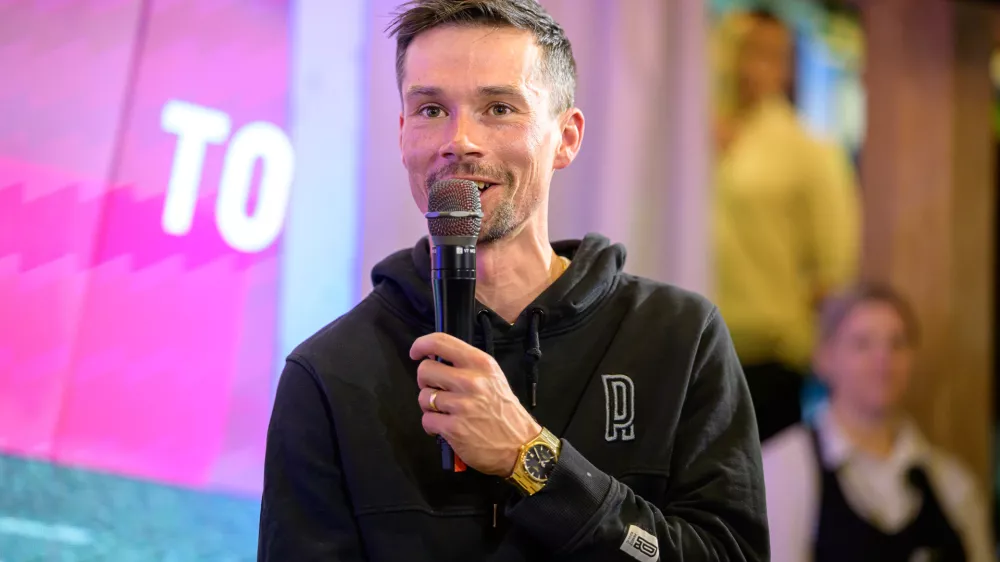 Italija, Cortina d'Ampezzo.25. zimske OI v Milanu in Cortini d'Ampezzo.Slavnostno odprtje slovenske hise v Cortini d'Ampezzo.Kolesar Primoz Roglic.