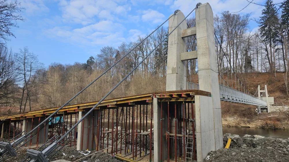 Brv &Scaron;kofja Loka poplave