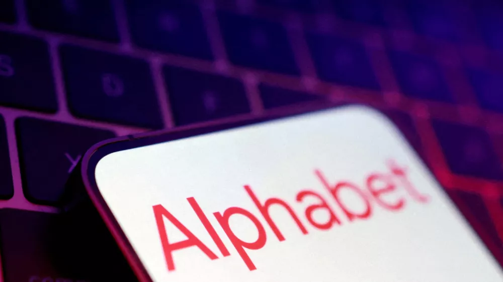 FILE PHOTO: Alphabet logo is seen in this illustration created on September 18, 2025. REUTERS/Dado Ruvic/Illustration/File Photo