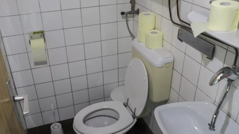 - toaleta - strani&scaron;če - toaletni - WC papir -  - 27.05.2020 &ndash; Podjetje PALOMA, proizvodnja higienskega papirja d.d. Sladki vrh //FOTO: Jaka GasarOPOMBA: REPORTAŽA OBJEKTIV