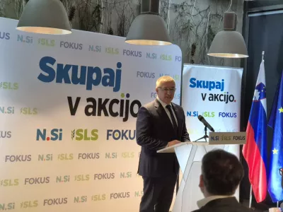 Ajdovscina, gostilna LuftPredstavitev kandidatov NSi, SLS in Fokusa v 2. volilni enoti.Predsednik Fokusa Marko Lotric.