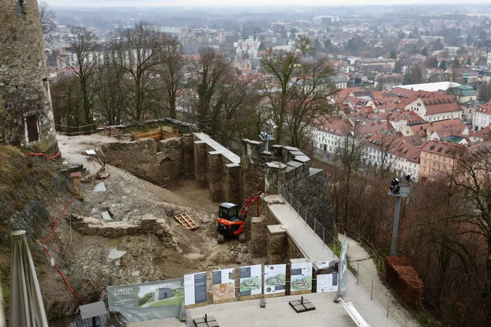 Ljubljanski grad, VODENI OGLEDI ARHEOLO&Scaron;KEGA NAJDI&Scaron;ČA BASTIJA