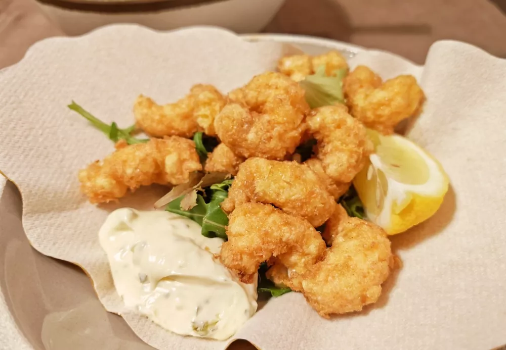 Ocvrti &scaron;kampi, Gostilna Godina