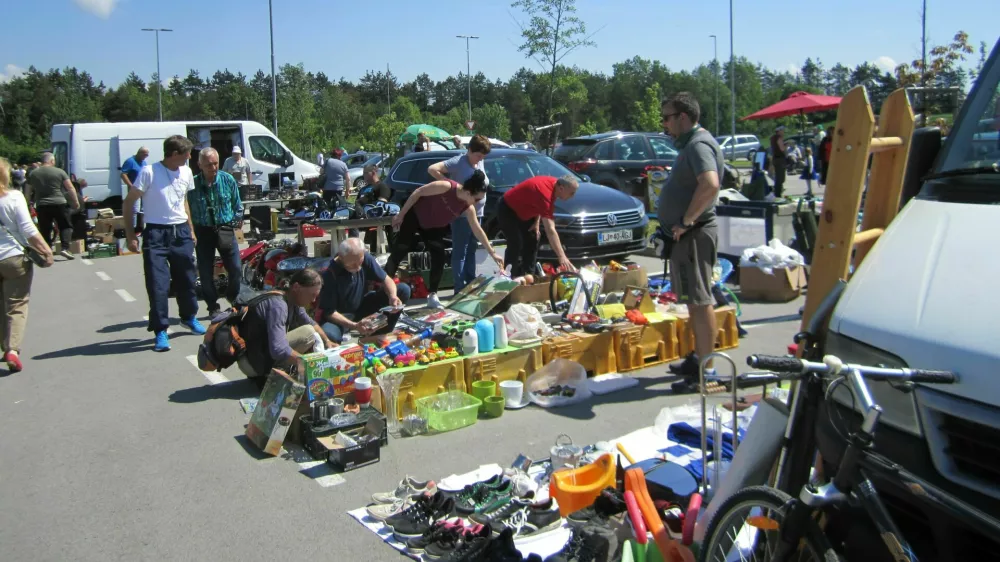 Bol&scaron;ji sejem v Stanežičah