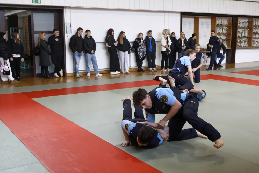 Simbolična fotografija policija - strokovni prijem13.2.2026 - informativni dan, informativni dnevi srednja &scaron;ola, policijska akademija Tacen Foto Luka Cjuha