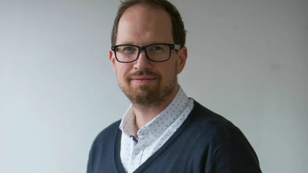 Tomaž Klip&scaron;teter, komentator, novinar    - Dnevnik 2016 - portreti za komentarje in kolumne - komentatorji - novinarji - novinar -  //FOTO: Maja Marko / Foto: Maja Marko