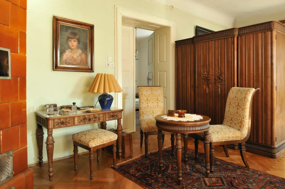 Ljubljansko pohi&scaron;tvo za Tita, &scaron;ejke in cesarja