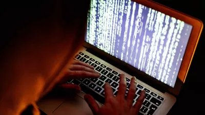 Tuja manipulacija z informacijami in vmešavanje v našo politiko