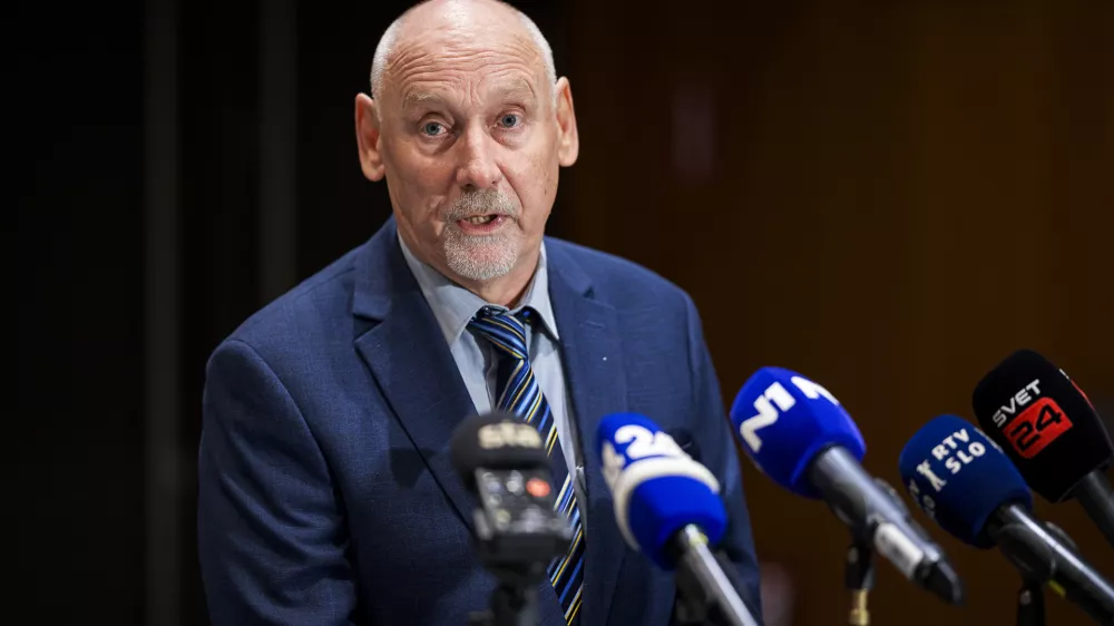 Ljubljana, Drzavni zbor.Zacetek redne seje DZ s poslanskimi vprasanji premierju Robertu Golobu in ministrski ekipi.Kandidat za notranjega ministra Branko Zlobko.